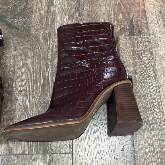 Topshop Croc Leather Booties (Made in Spain) - Picture 10 of 13